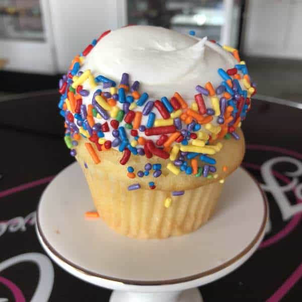 Vanilla Cupcake with white buttercream no filling